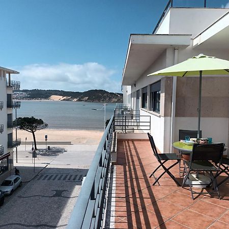 Terraço da Baía São Martinho do Porto Exterior foto
